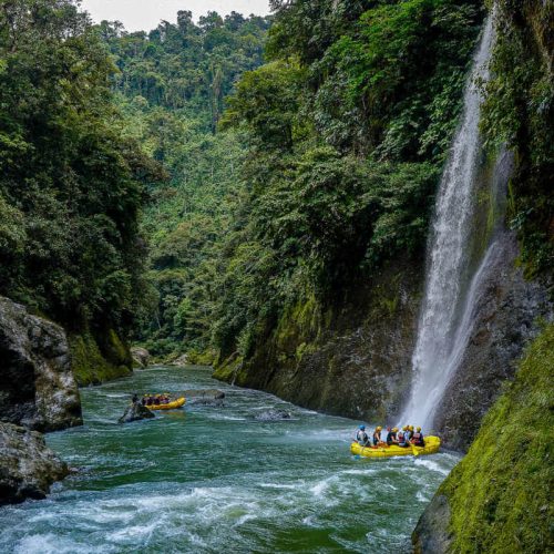 Costa-Rica-Pacuare-River-rafters